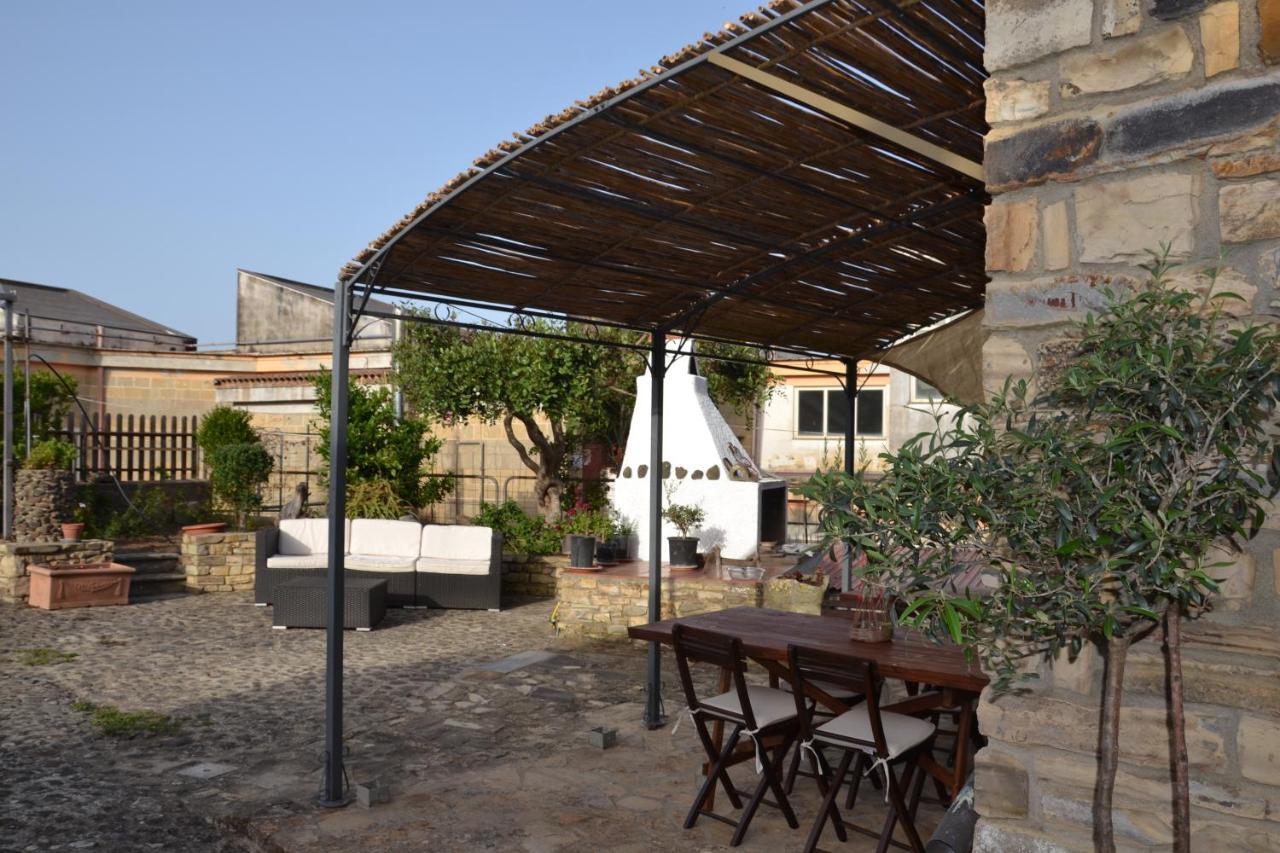 B&B Sa Muredda Sardara Exterior foto