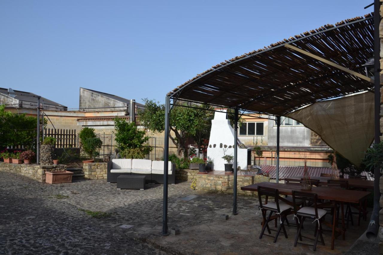 B&B Sa Muredda Sardara Exterior foto