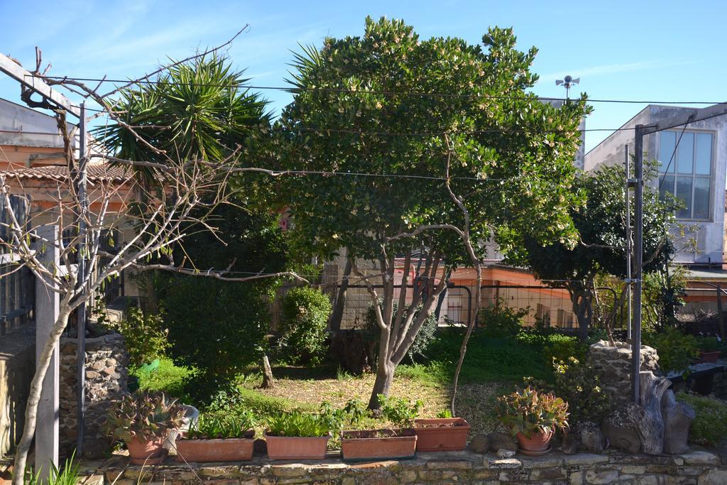 B&B Sa Muredda Sardara Exterior foto