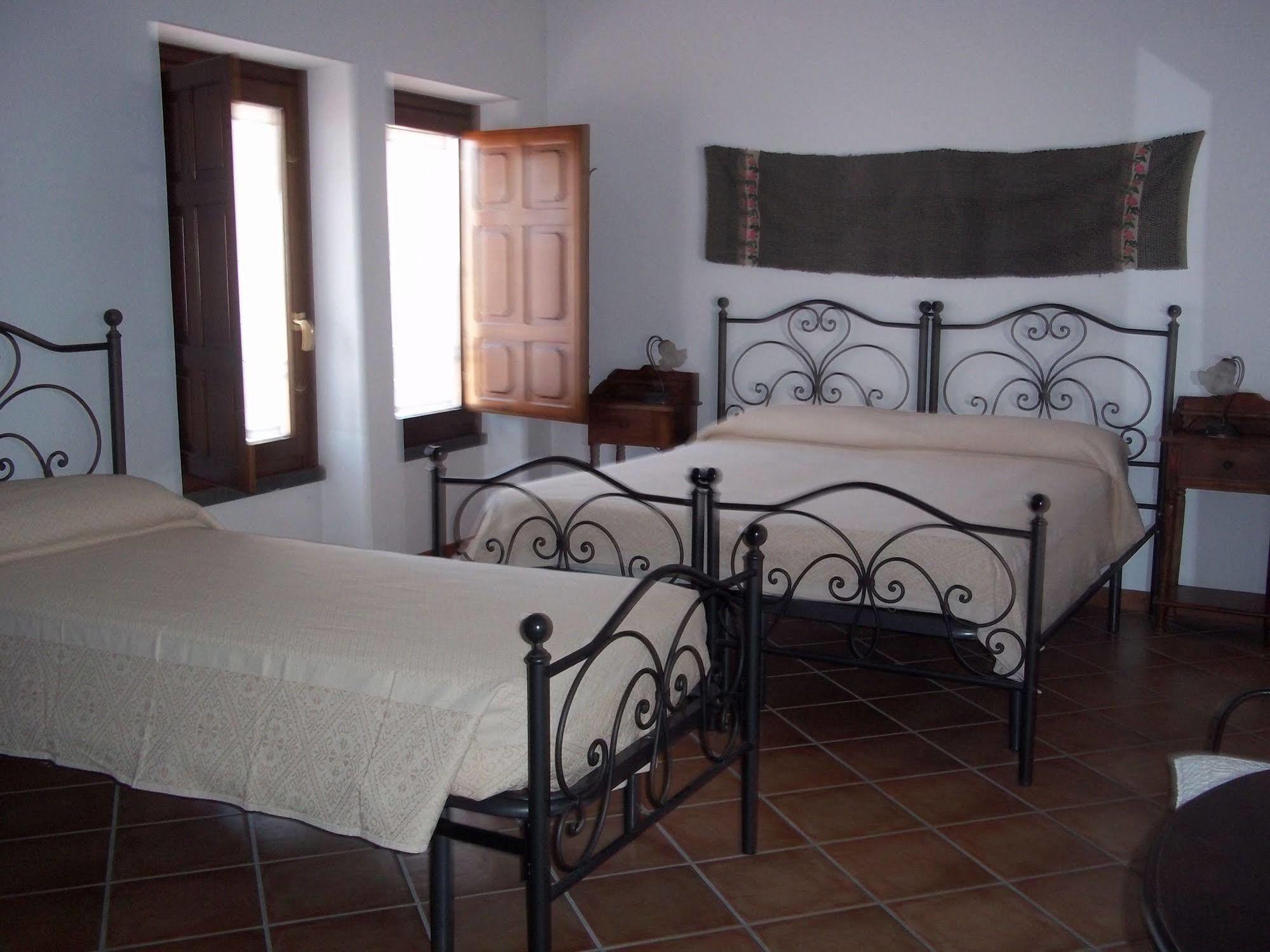 B&B Sa Muredda Sardara Exterior foto