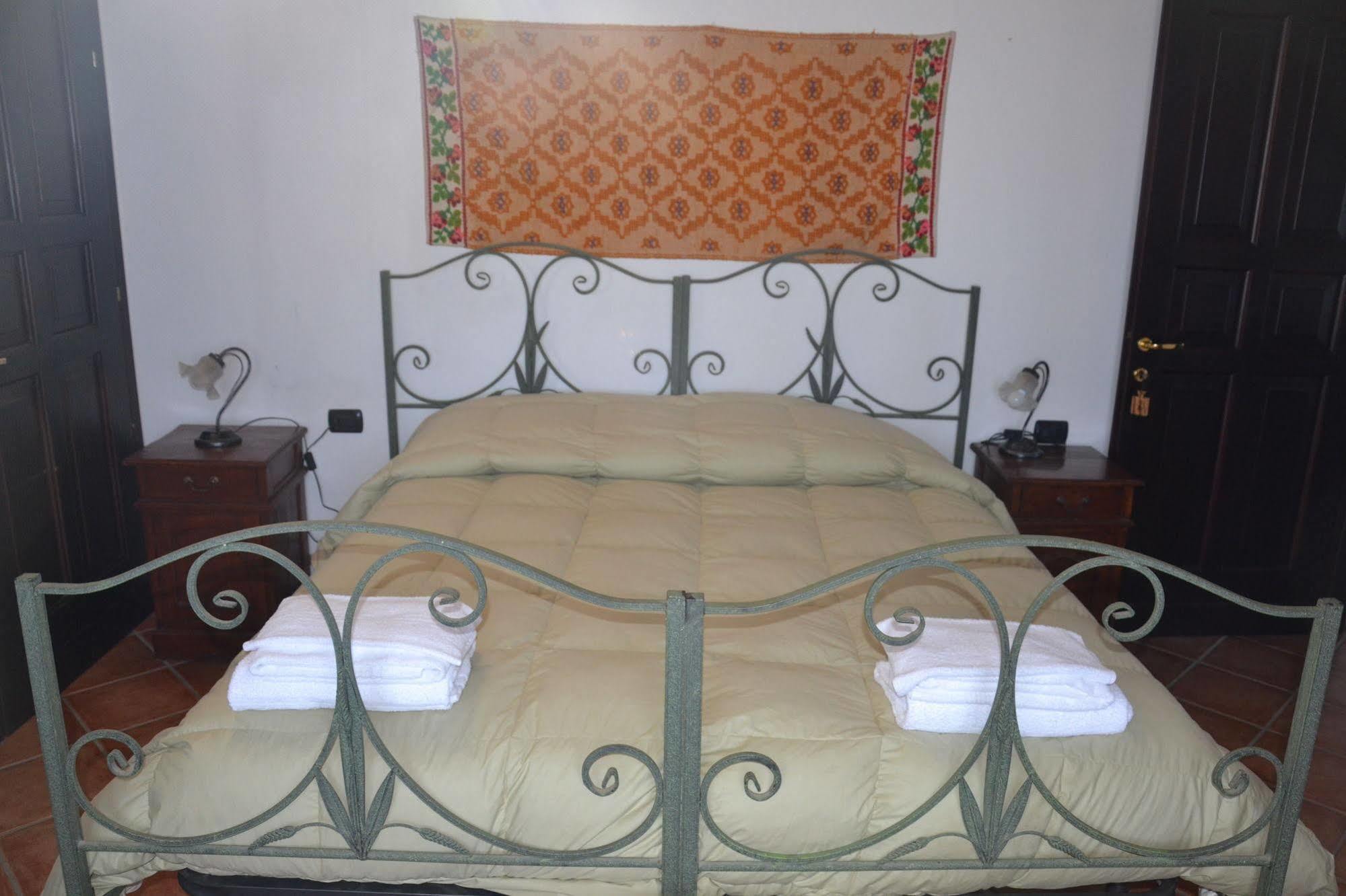B&B Sa Muredda Sardara Exterior foto