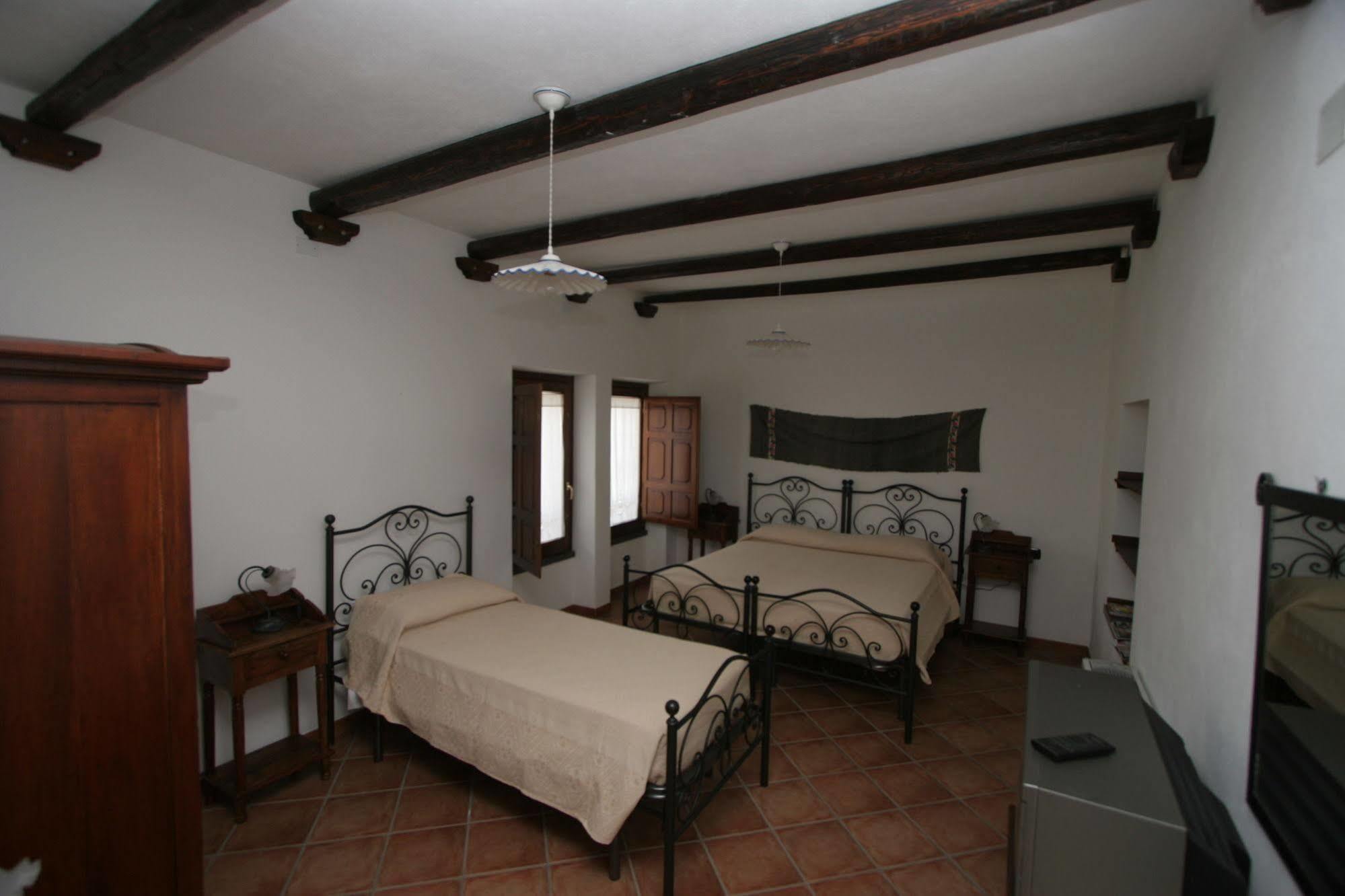 B&B Sa Muredda Sardara Exterior foto